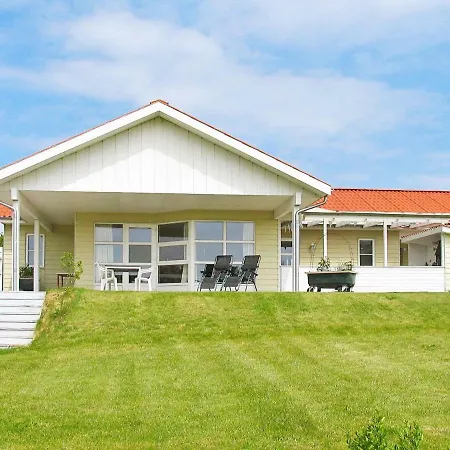 Four Bedroom Holiday In Sandhem Stubbekøbing