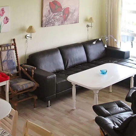 펜션 Four Bedroom Holiday In Sandhem *